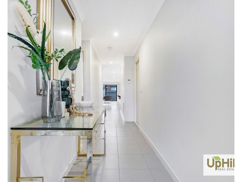 144 Lineham Drive, Cranbourne East VIC 3977