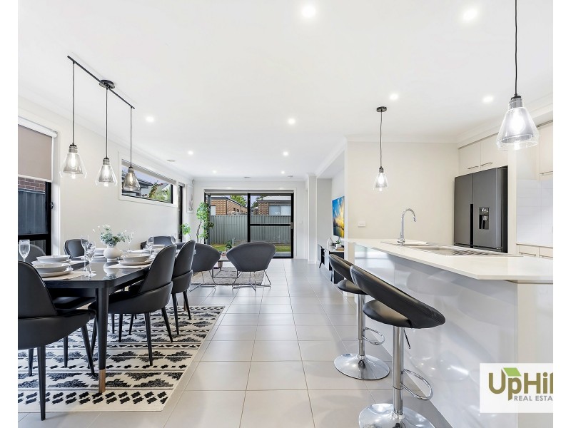 144 Lineham Drive, Cranbourne East VIC 3977