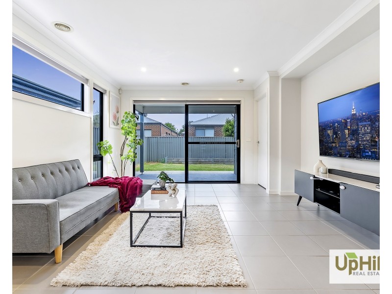 144 Lineham Drive, Cranbourne East VIC 3977