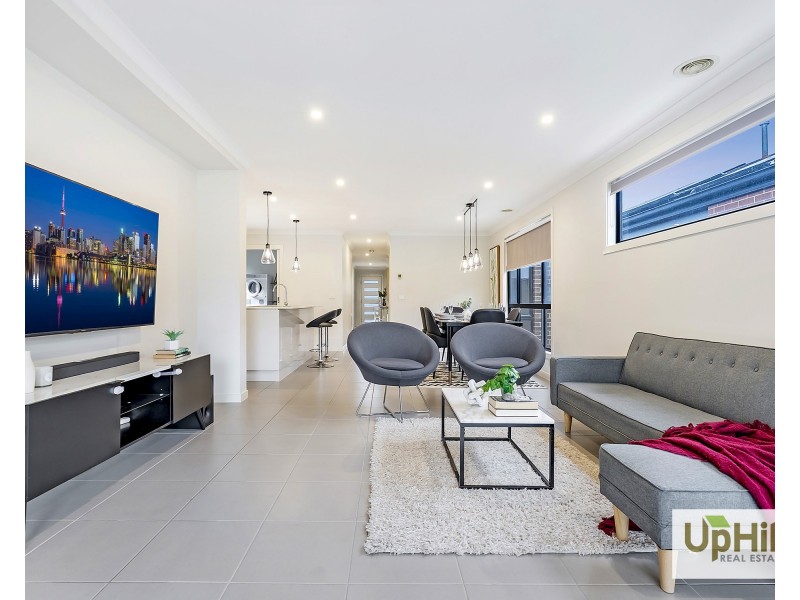 144 Lineham Drive, Cranbourne East VIC 3977