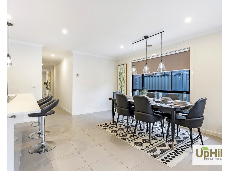 144 Lineham Drive, Cranbourne East VIC 3977