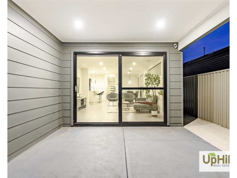 144 Lineham Drive, Cranbourne East VIC 3977