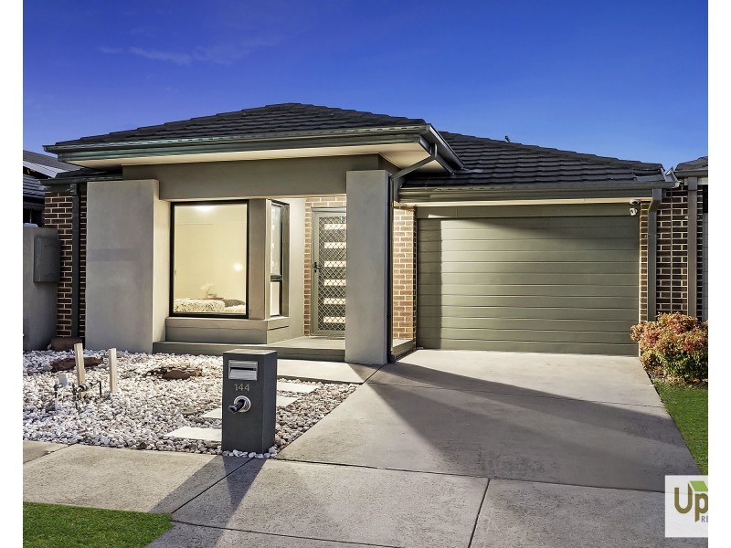 144 Lineham Drive, Cranbourne East VIC 3977