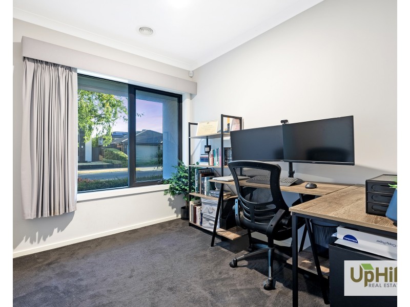 3 Lothbury Drive, Clyde North VIC 3978