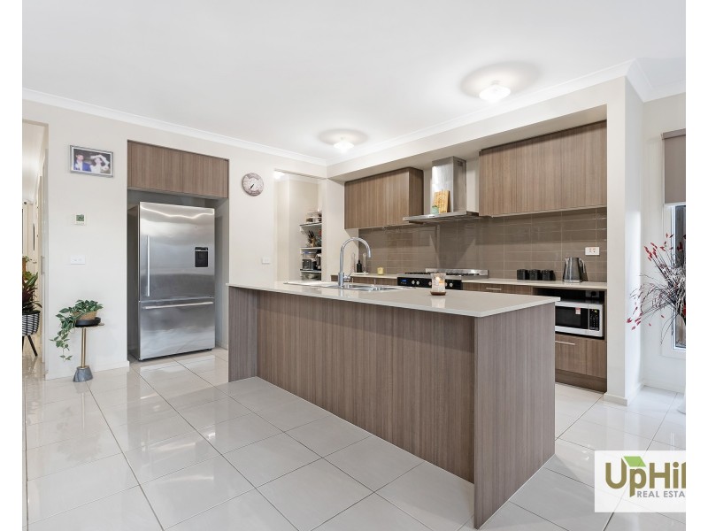 19 Camaro Drive, Cranbourne East VIC 3977