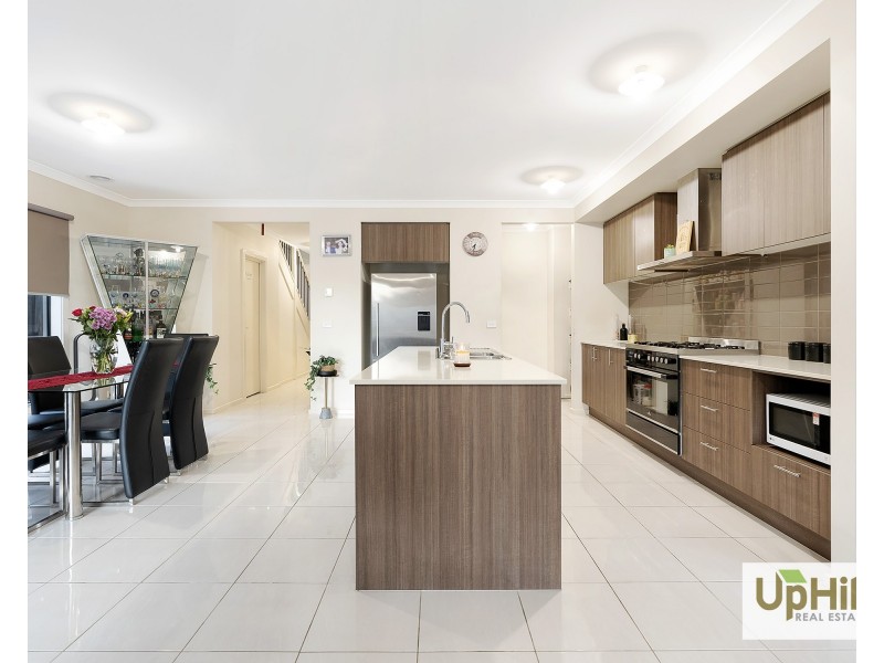 19 Camaro Drive, Cranbourne East VIC 3977