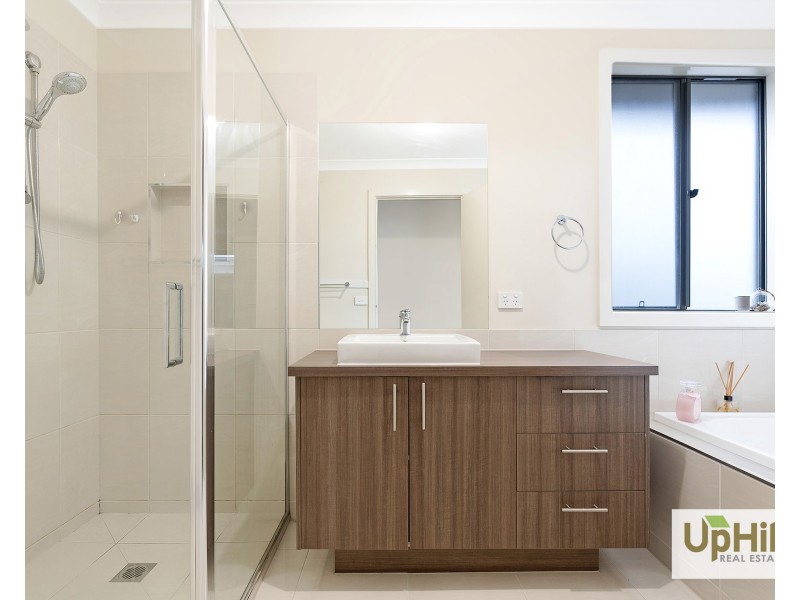 19 Camaro Drive, Cranbourne East VIC 3977