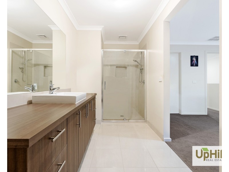 19 Camaro Drive, Cranbourne East VIC 3977