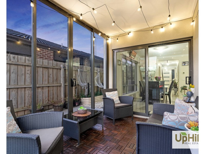 19 Camaro Drive, Cranbourne East VIC 3977