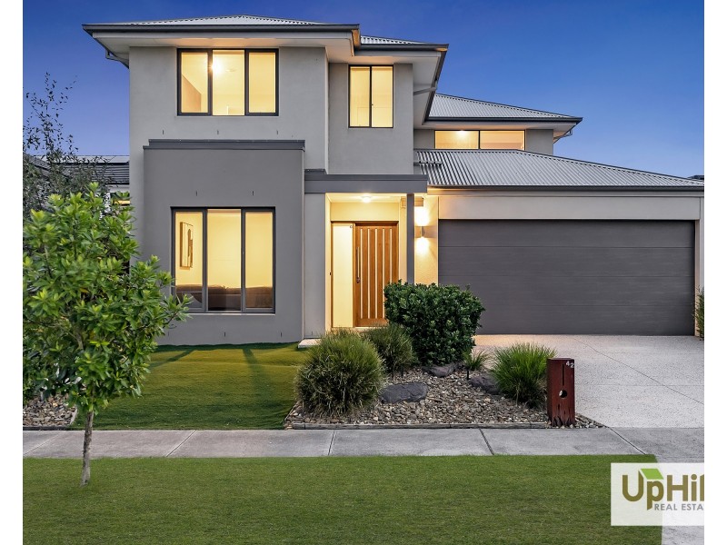 42 Atrium Street, Clyde North VIC 3978