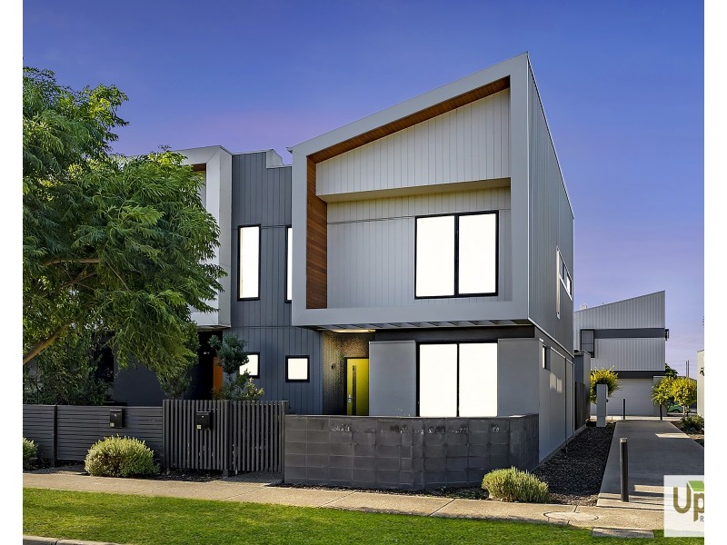 29 Villager St, Cranbourne East VIC 3977