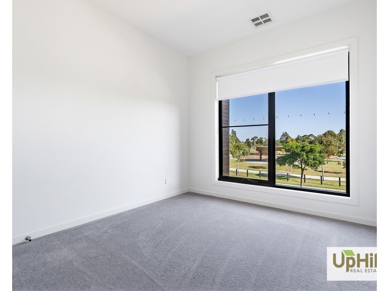 29 Villager St, Cranbourne East VIC 3977