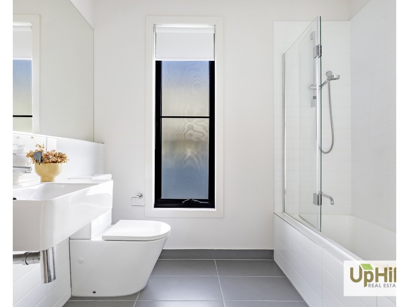 29 Villager St, Cranbourne East VIC 3977