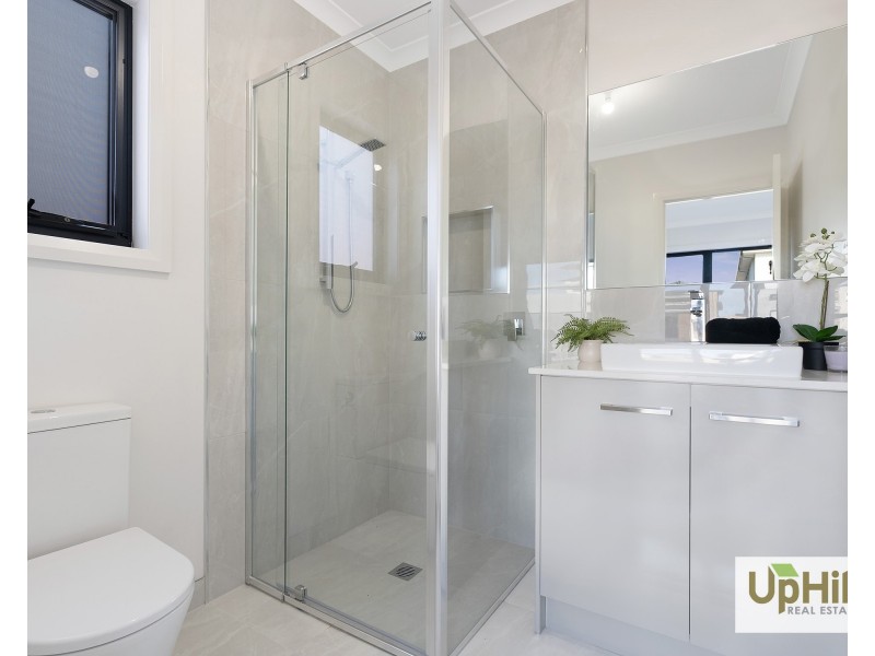 8 Respect Avenue, Clyde North VIC 3978