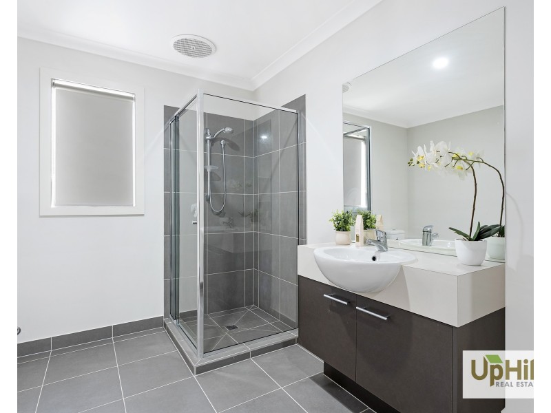 20 Yellow Robin Circuit, Cranbourne East VIC 3977