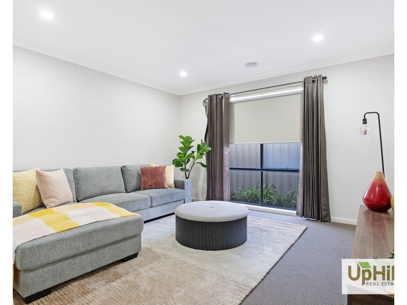 20 Yellow Robin Circuit, Cranbourne East VIC 3977