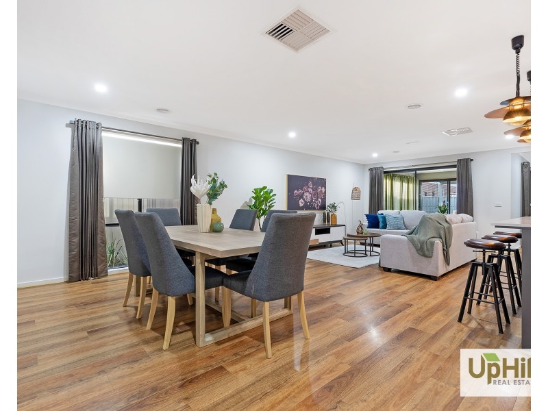 20 Yellow Robin Circuit, Cranbourne East VIC 3977