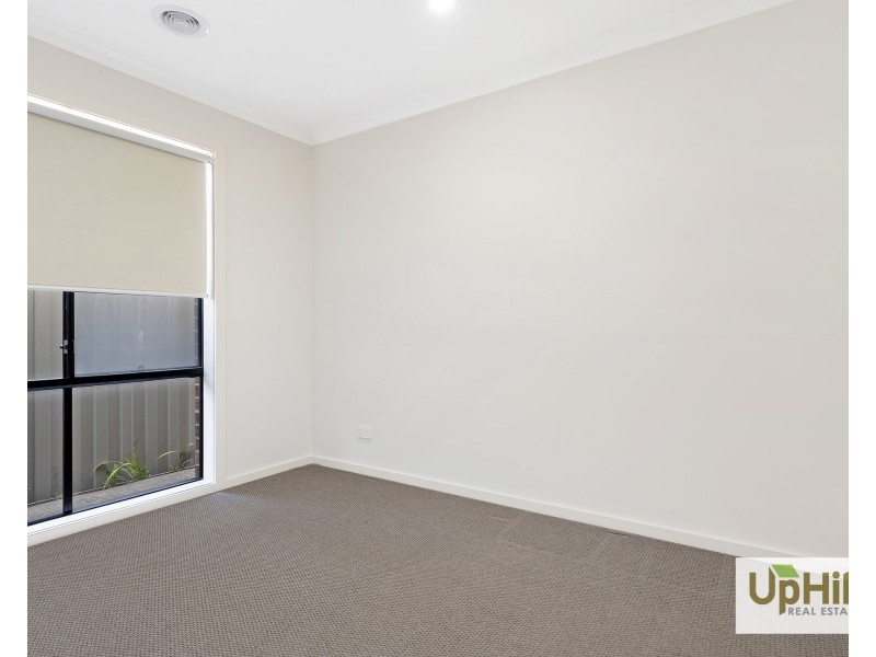 20 Yellow Robin Circuit, Cranbourne East VIC 3977