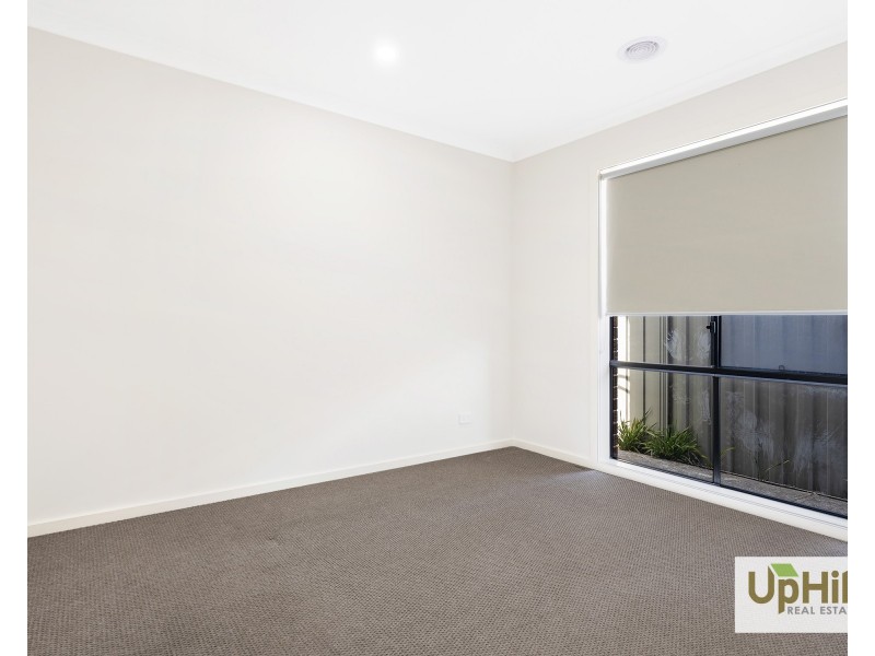 20 Yellow Robin Circuit, Cranbourne East VIC 3977