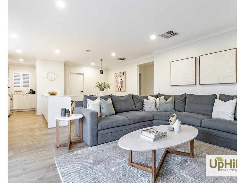 3 Flemenco Way, Clyde VIC 3978