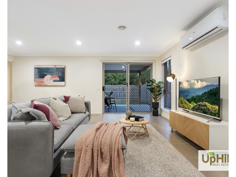 5 Pebblestone Circuit, Clyde North VIC 3978
