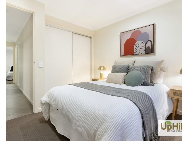 5 Pebblestone Circuit, Clyde North VIC 3978