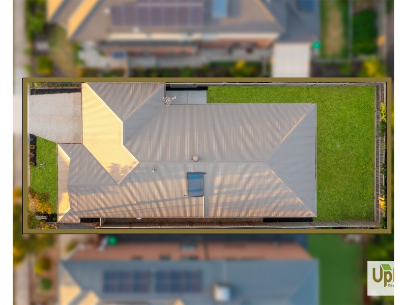 5 Pebblestone Circuit, Clyde North VIC 3978