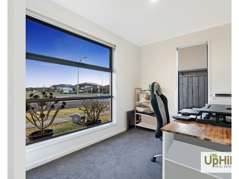 39 Plymouth Boulevard, Clyde North VIC 3978