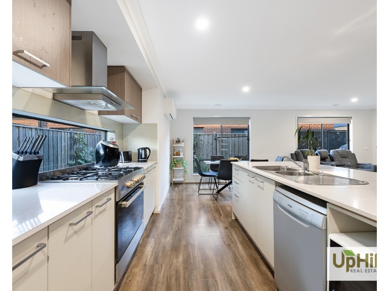 39 Plymouth Boulevard, Clyde North VIC 3978