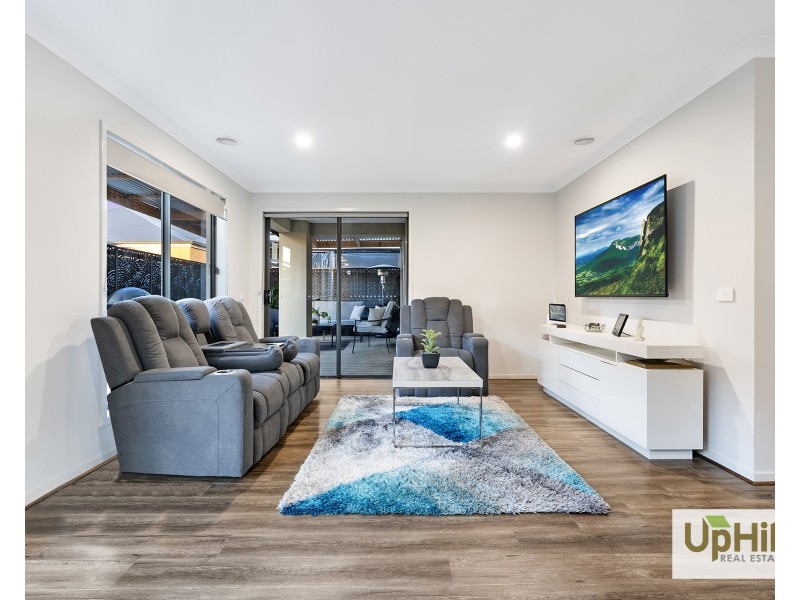 39 Plymouth Boulevard, Clyde North VIC 3978