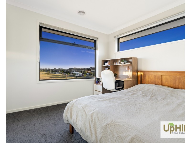 39 Plymouth Boulevard, Clyde North VIC 3978