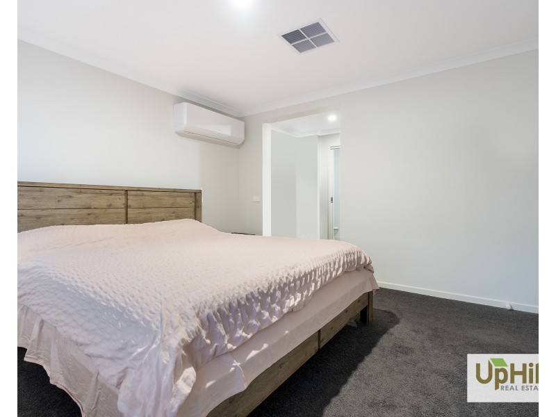 39 Plymouth Boulevard, Clyde North VIC 3978