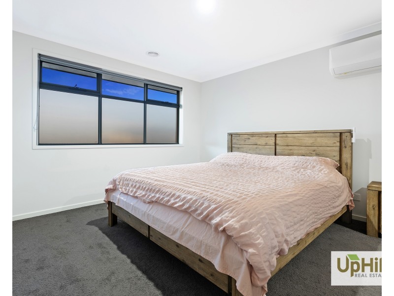39 Plymouth Boulevard, Clyde North VIC 3978