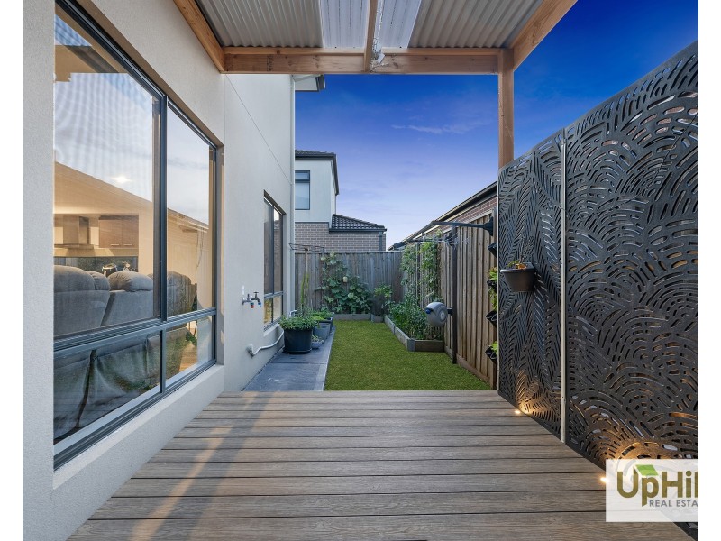 39 Plymouth Boulevard, Clyde North VIC 3978