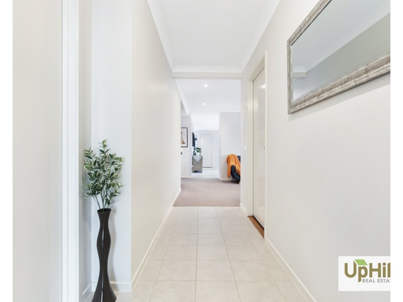 18 Palacio Terrace, Clyde North VIC 3978