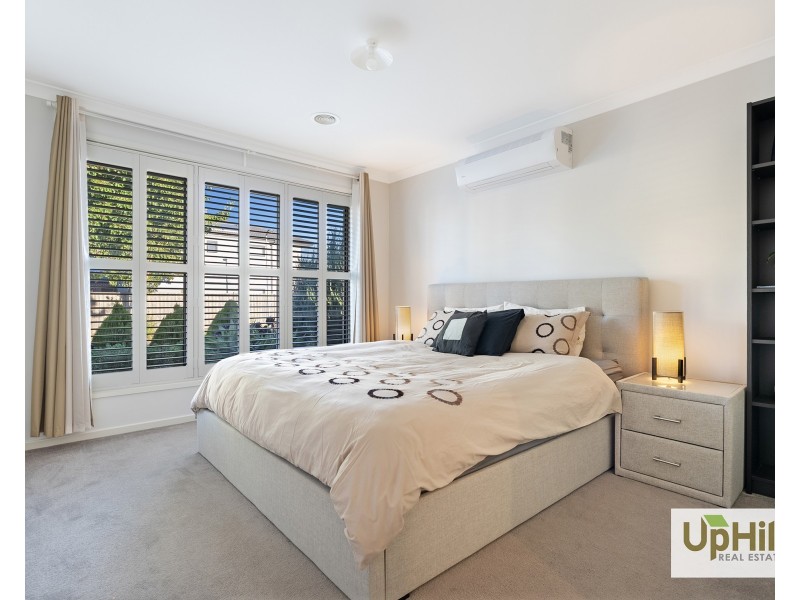 18 Palacio Terrace, Clyde North VIC 3978