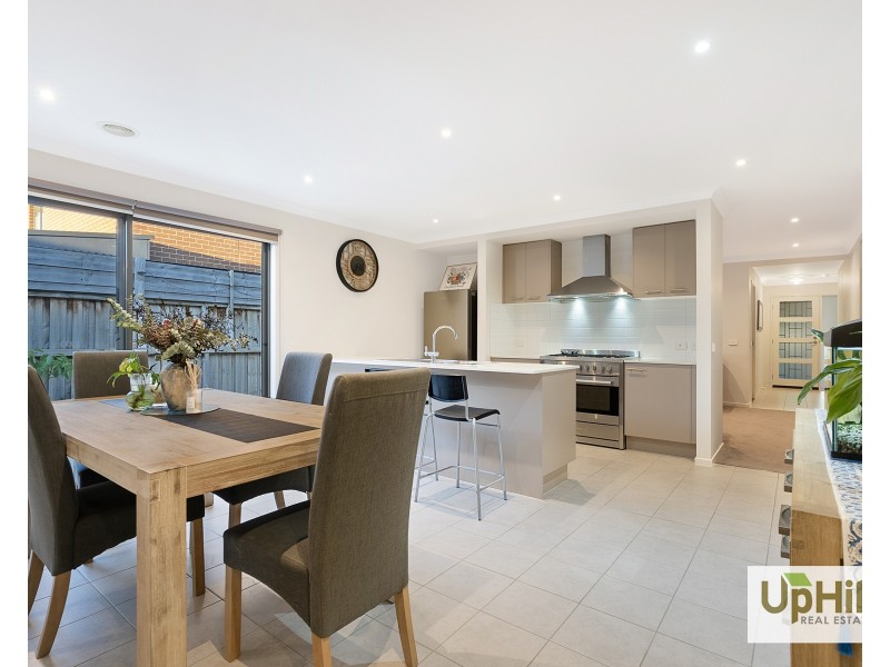 18 Palacio Terrace, Clyde North VIC 3978
