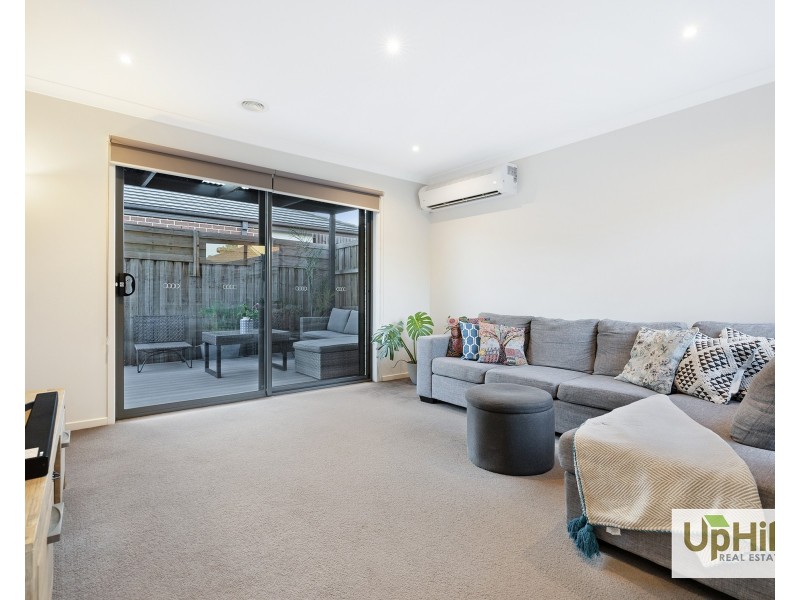 18 Palacio Terrace, Clyde North VIC 3978