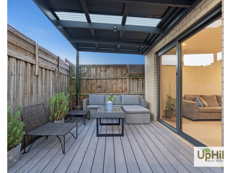 18 Palacio Terrace, Clyde North VIC 3978