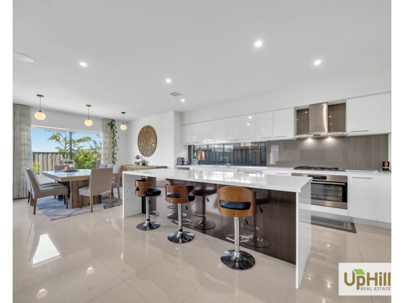 3 Picnic Avenue, Clyde North VIC 3978