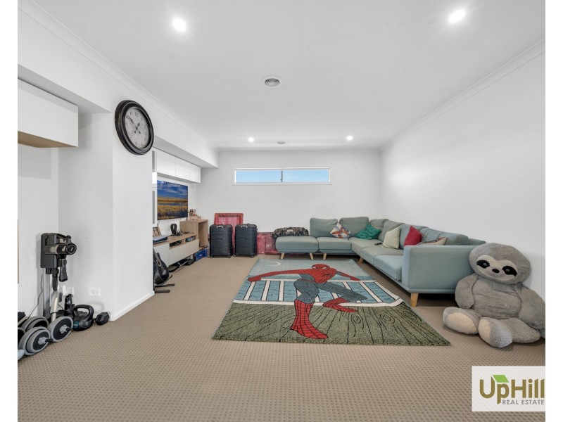 3 Picnic Avenue, Clyde North VIC 3978