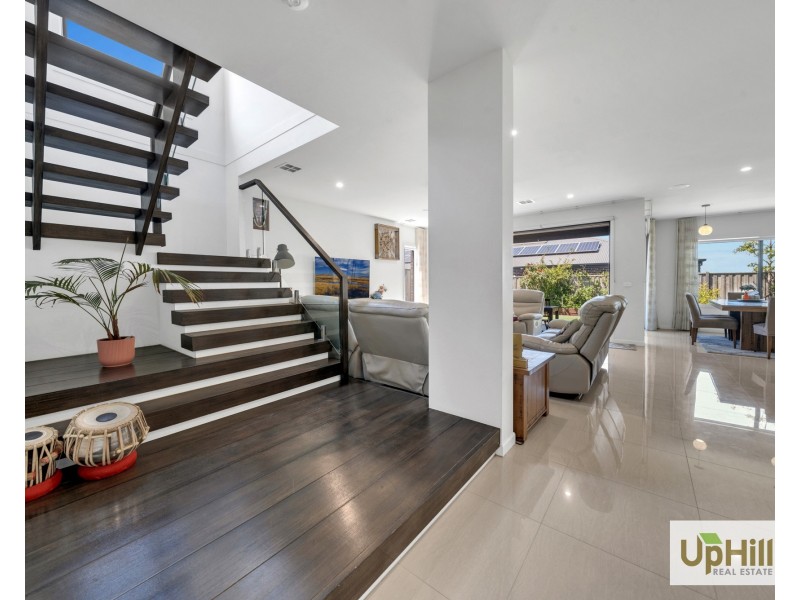 3 Picnic Avenue, Clyde North VIC 3978