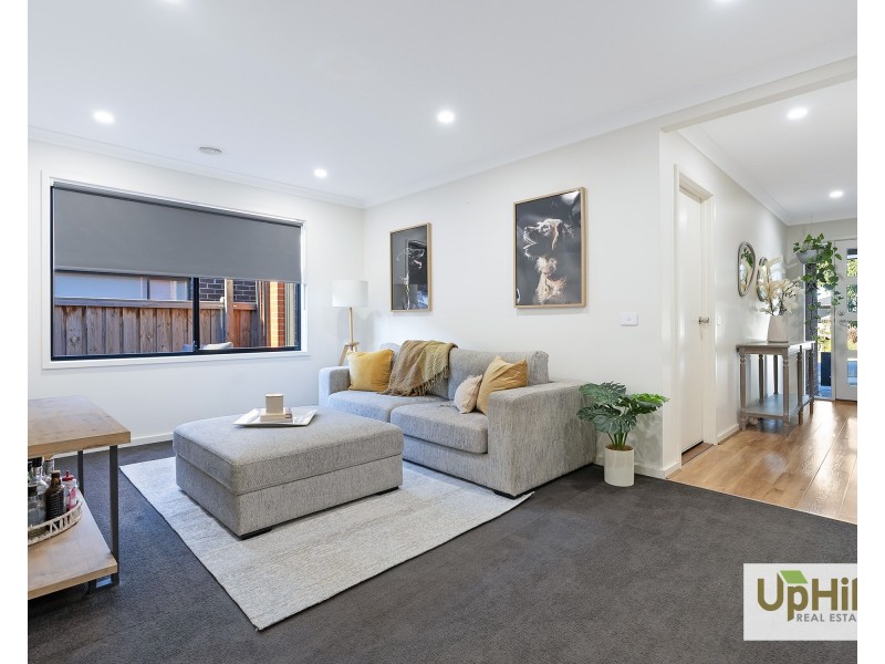 68 Yeungroon Boulevard, Clyde North VIC 3978