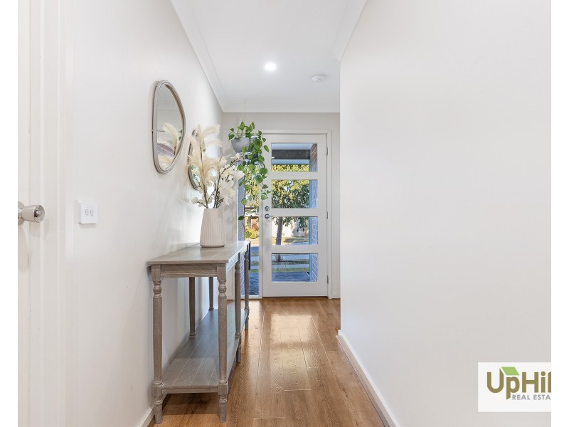 68 Yeungroon Boulevard, Clyde North VIC 3978