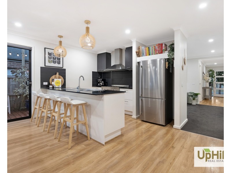 68 Yeungroon Boulevard, Clyde North VIC 3978