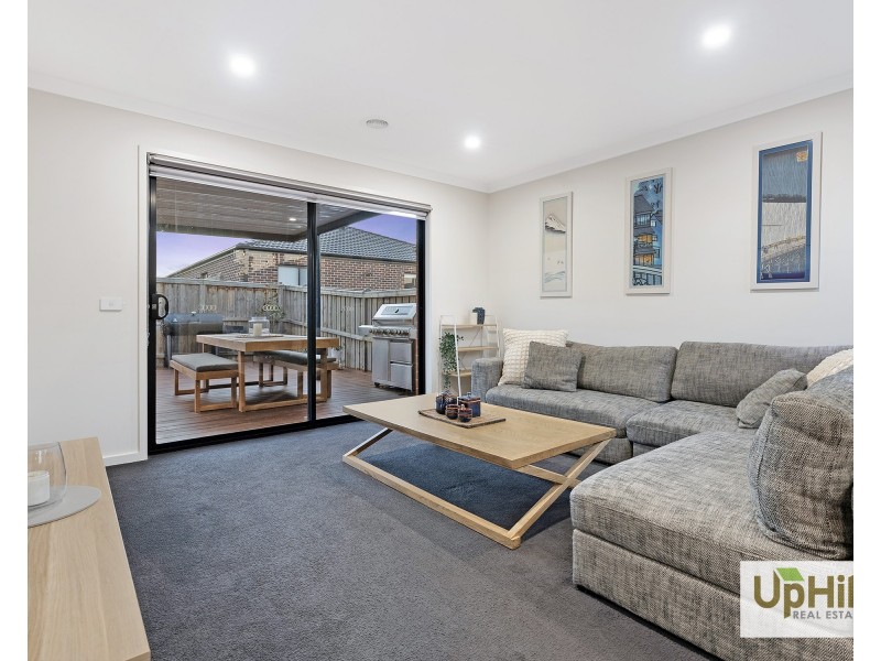 68 Yeungroon Boulevard, Clyde North VIC 3978