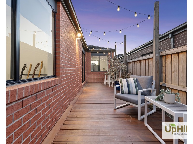 68 Yeungroon Boulevard, Clyde North VIC 3978