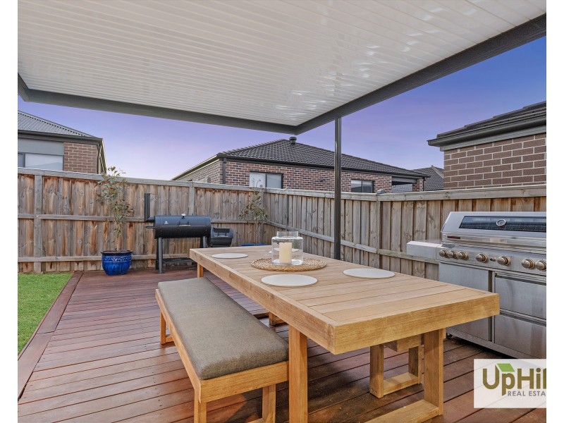 68 Yeungroon Boulevard, Clyde North VIC 3978