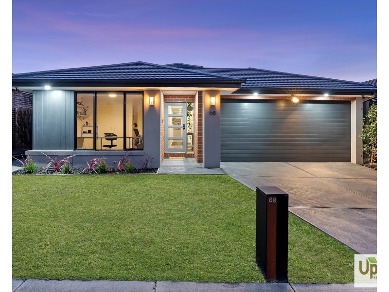 68 Yeungroon Boulevard, Clyde North VIC 3978