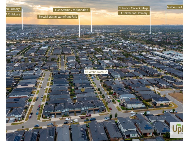 16 Vesna Avenue, Clyde North VIC 3978